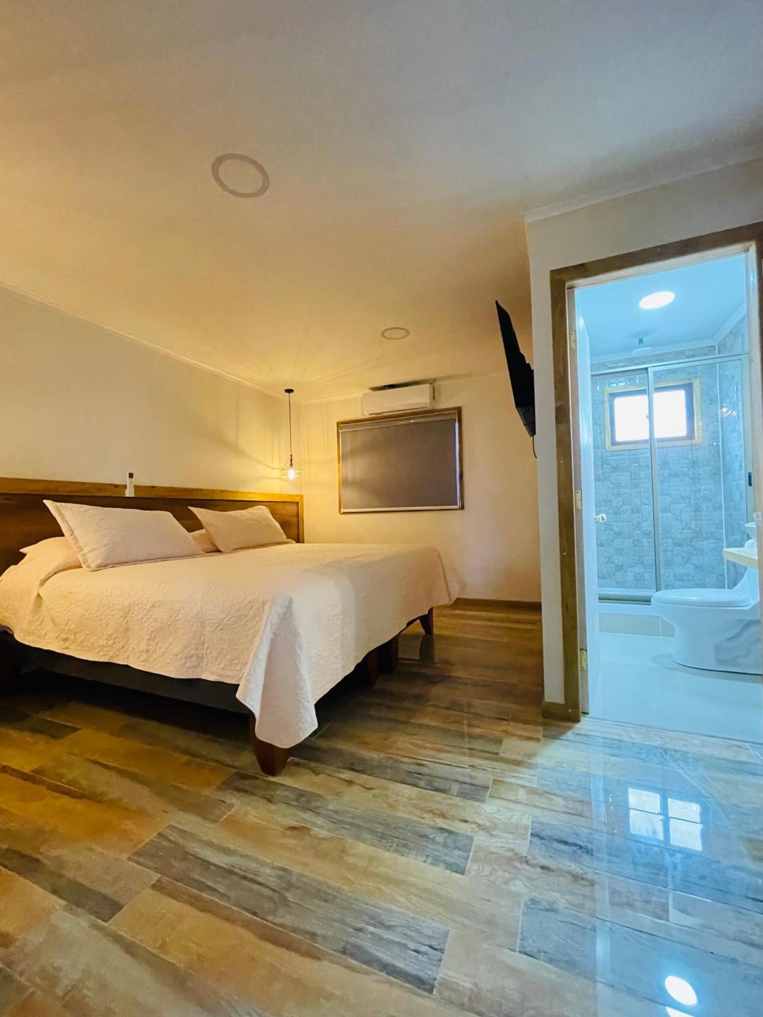 Hotel Residencial Victoria Said Linares Esterno foto
